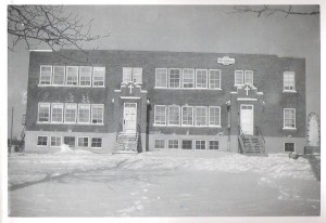 ecole avec deux portes 001